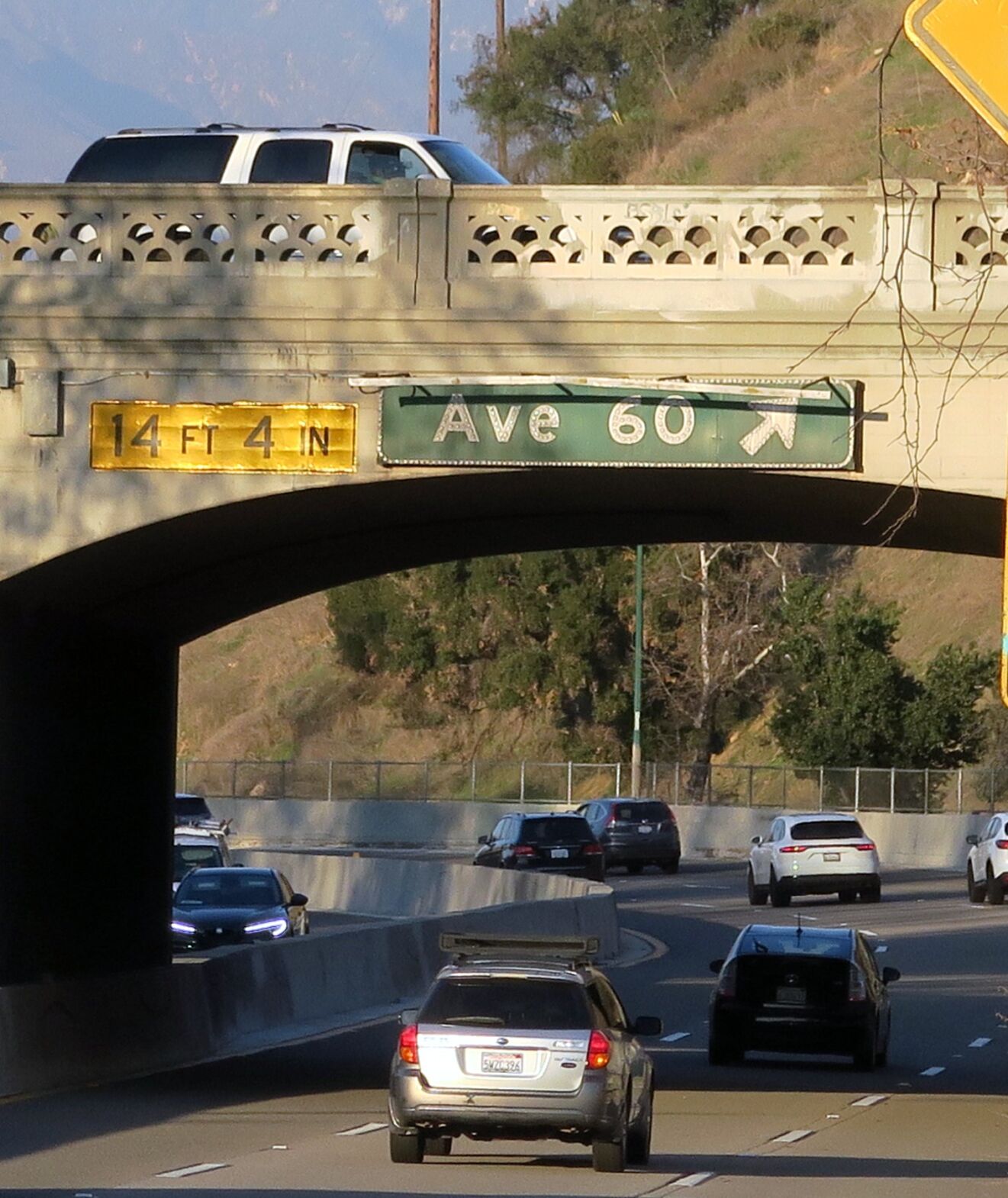Avenue 60 exit sign